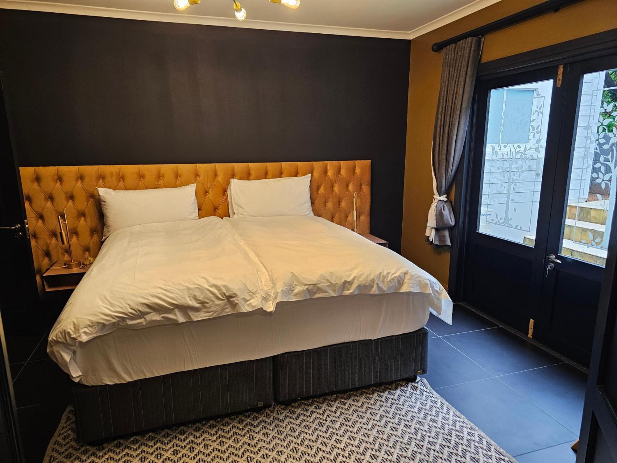 Die Heerenhuys Guest Suites Stellenbosch Dış mekan fotoğraf